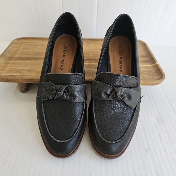 Lucky Brand Black Tamio Loafers Size 6.5 Leather Slip On Lug Sole  Knot Bow - Picture 2 of 12